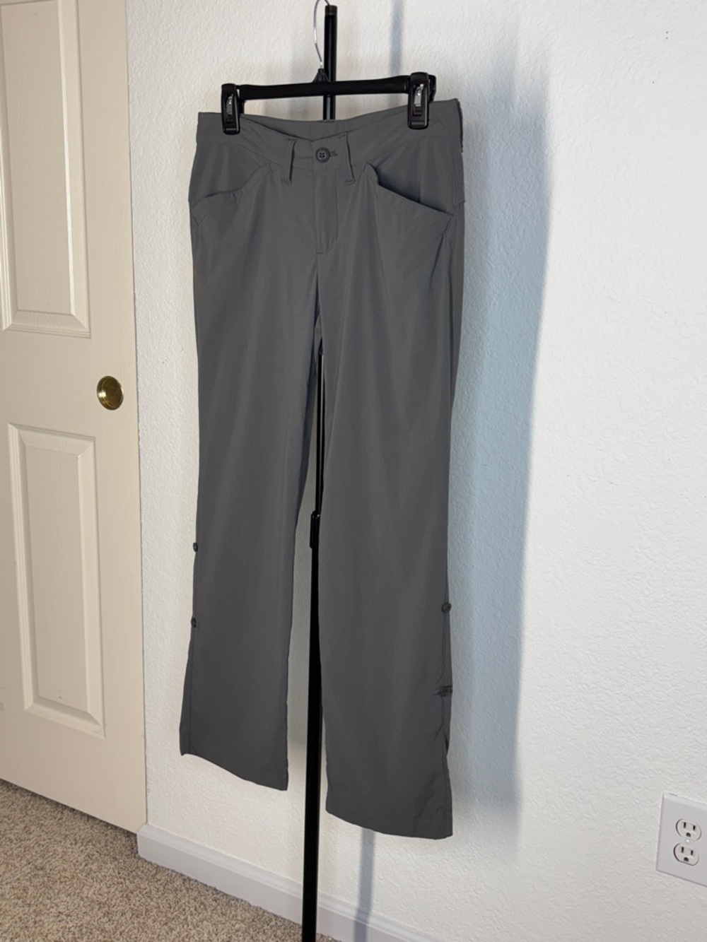 Eddie Bauer Women's Stretch Nylon Travel Pants Roll Up Button Tab in Gray - Picture 3 of 11